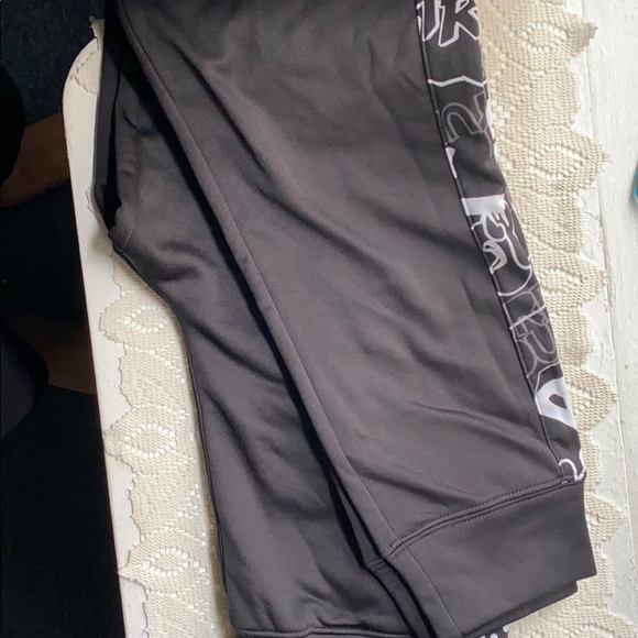 Its brand new .never use but its tag removed . - Picture 2 of 2